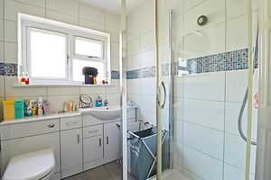 Family Bathroom- click for photo gallery